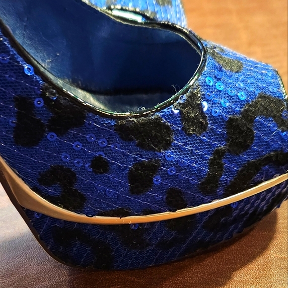 Glittery platform peep toe pumps - Picture 3 of 4